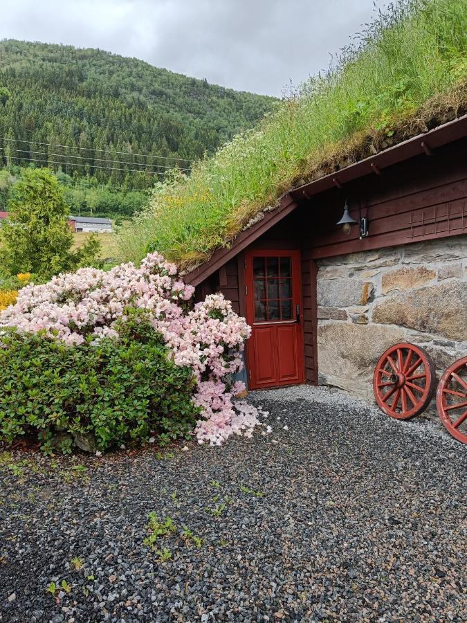 Orheimstunet - Gardsferie For Storfamilien Der Ogsa Hunden Er Velkommen Starheim 외부 사진